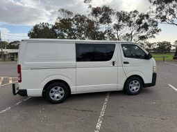 
										2017 Toyota Hiace LWB Auto full									
