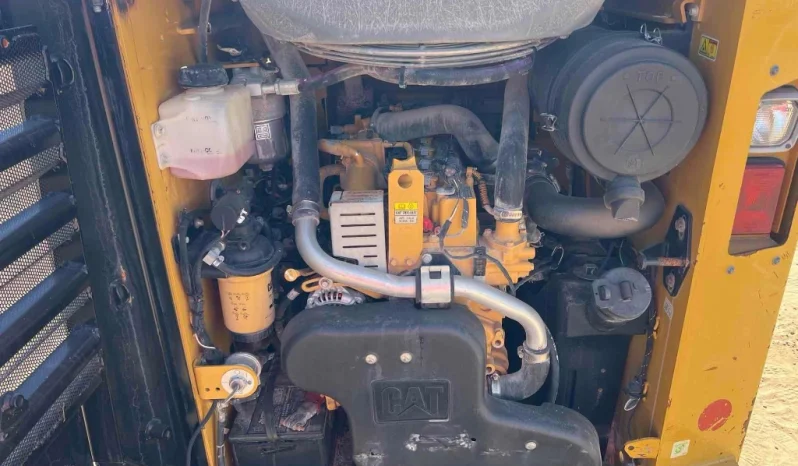 
								2019 Caterpillar 259D Compact Track Loader full									