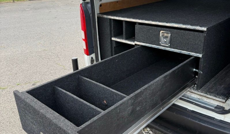 
								2017 Toyota Hiace LWB Auto full									