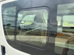 
										2019 Toyota Hiace LWB Petrol full									