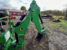 
										2018 John Deere 1025R Tractor – Loader, Backhoe & Mower full									