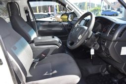 
										2017 Toyota Hiace LWB Auto low km full									