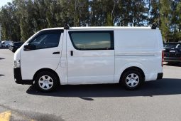 
										2017 Toyota Hiace LWB Auto low km full									
