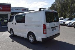 
										2017 Toyota Hiace LWB Auto low km full									