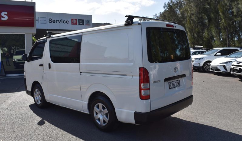 
								2017 Toyota Hiace LWB Auto low km full									